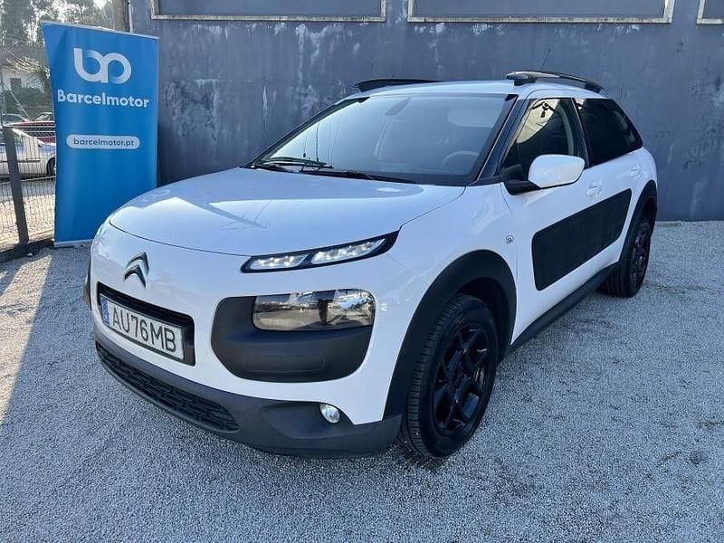 Branco Usado 2017 Citroën C4 PureTech | € 8.750 (Preço justo) - Imagem 1/4