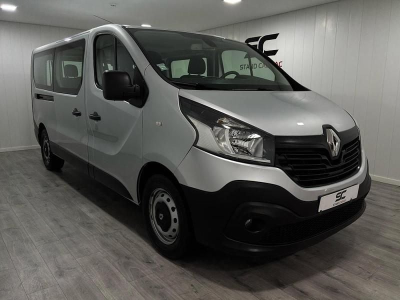 Cinzento Usado 2017 Renault Trafic Van | € 24.950 - Imagem 1/4