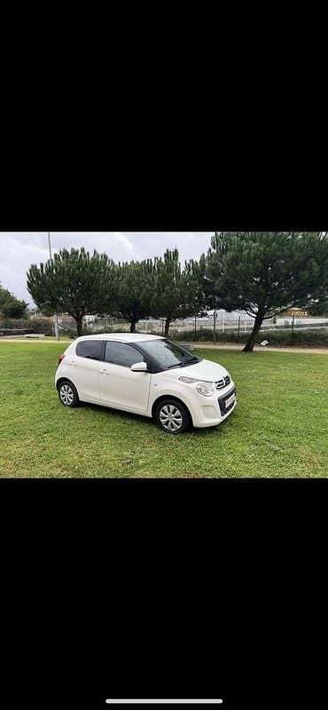 Branco Usado 2016 Citroën C1 Shine Citadino | € 8.300 (Preço justo) - Imagem 1/4