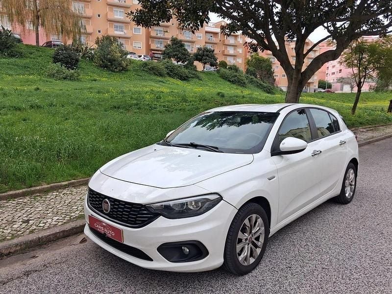 Usado Fiat Tipo Lounge 95 HP (69 kW) 2019 Branco