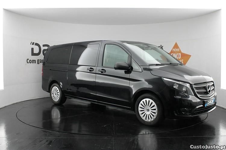 Preto Usado 2021 Mercedes Vito Monovolume | € 45.799 - Imagem 1/1