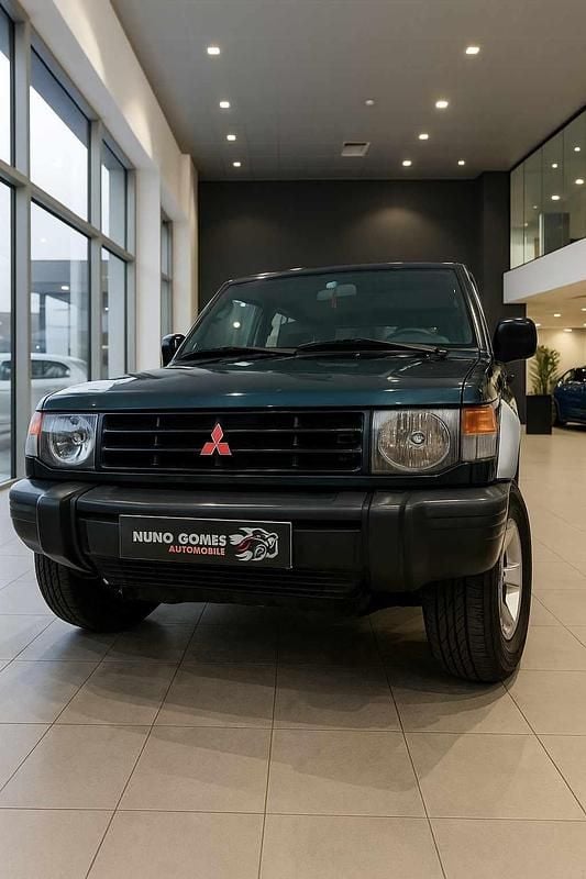 Verde Usado 1998 Mitsubishi Pajero SUV | € 10.990 - Imagem 1/4