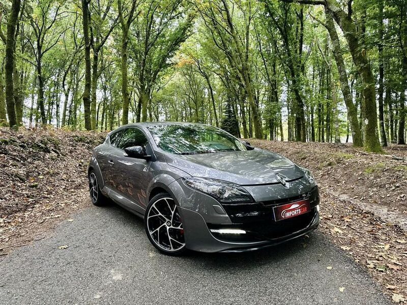 Cinzento Usado 2013 Renault Mégane Coupé R.S. Coupé | € 22.500 - Imagem 1/1