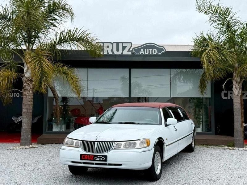 Branco Usado 2004 Lincoln Town Car | € 36.999 - Imagem 1/4