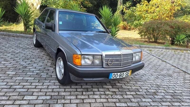 Cinzento Usado 1989 Mercedes 190 Sedan | € 10.000 - Imagem 1/4