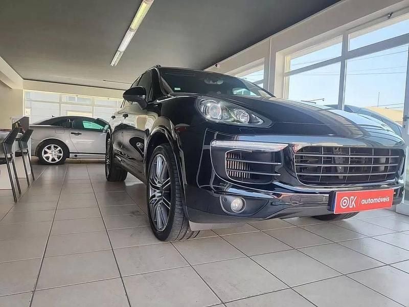 Preto Usado 2017 Porsche Cayenne Platinum Edition SUV | € 45.600 - Imagem 1/4