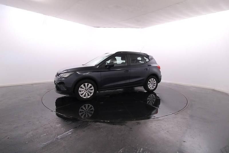Usado Seat Arona 110 HP (80 kW) 2024 Cinzento SUV