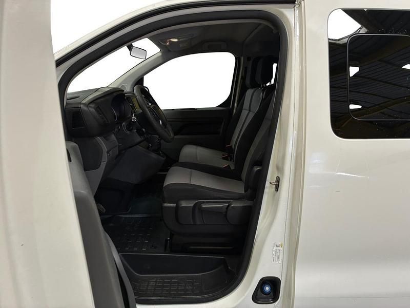 Branco Usado 2018 Peugeot Expert Van | € 26.990 - Imagem 1/2