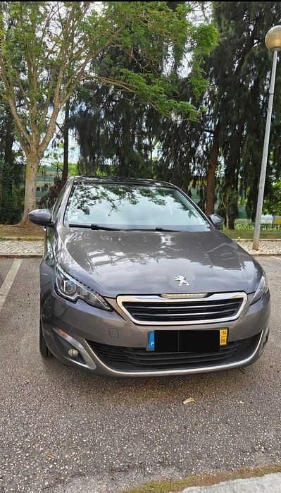 Usado 2014 Peugeot 308 Allure Sedan | € 7.900 (Preço justo) - Imagem 1/4