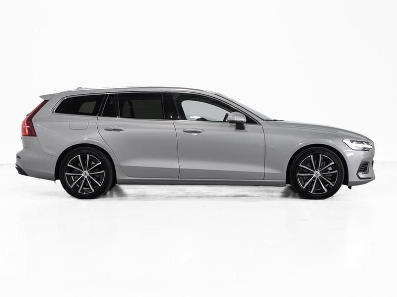 Usado Volvo V60 350 HP (257 kW) 2023 Cinzento Carrinha