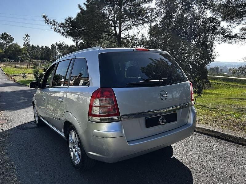Usado Opel Zafira 110 HP (80 kW) 2008 Monovolume