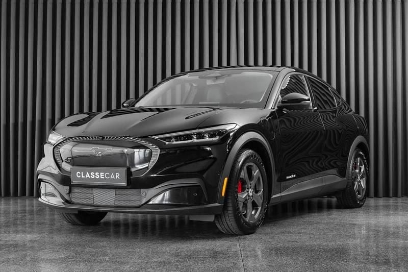Preto Usado 2021 Ford Mustang Mach-E SUV | € 30.450 - Imagem 1/4