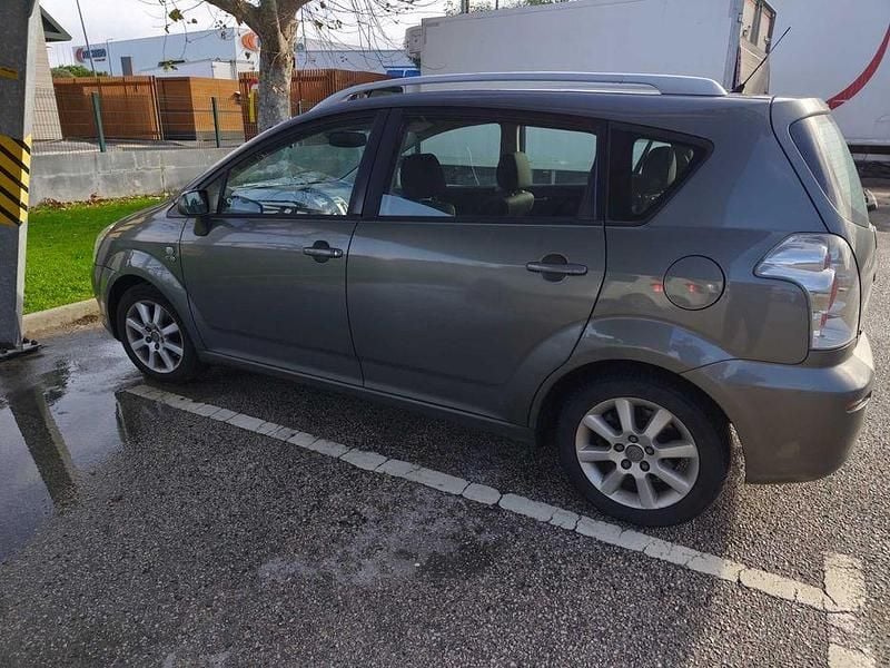 Usado 2005 Toyota Corolla Verso Monovolume | € 3.600 - Imagem 1/4