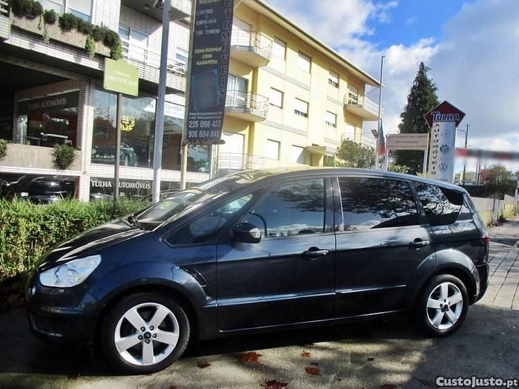 Cinza Usado 2007 Ford S-MAX S Monovolume | € 6.950 (Caro) - Imagem 1/1