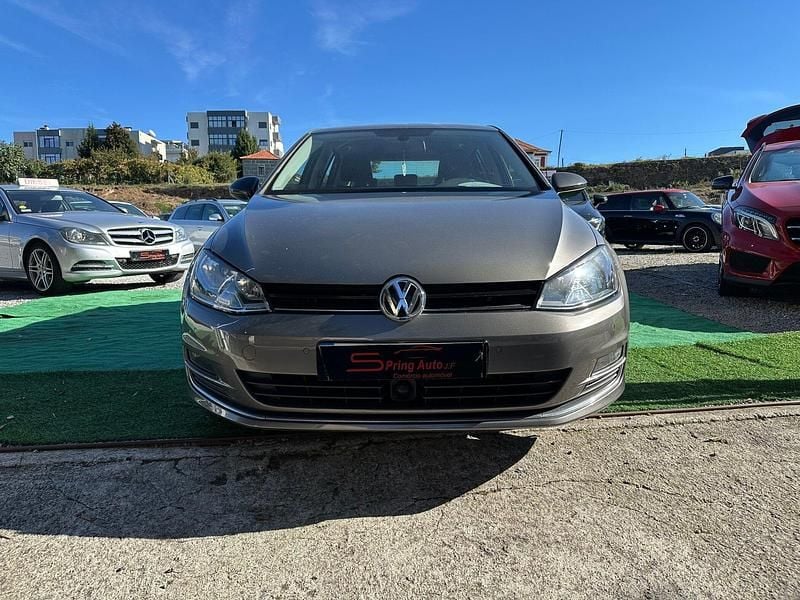 Cinza Usado 2013 VW Golf VII Edition Citadino | € 12.000 (Preço justo) - Imagem 1/4