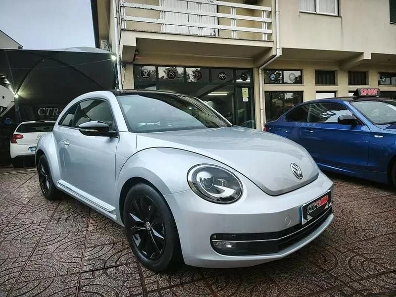 Usado VW Beetle Design 105 HP (77 kW) 2012 Cinza antracite Citadino