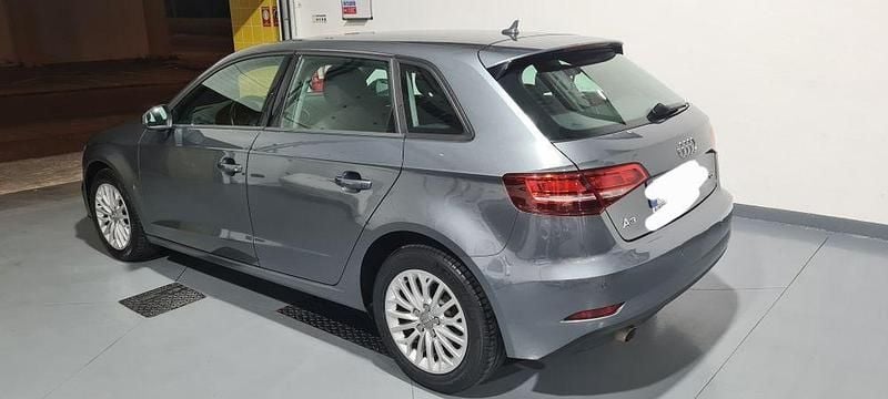 Usado Audi A3 105 HP (77 kW) 2016 Sedan