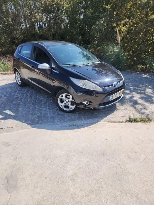 Usado 2009 Ford Fiesta Titanium Citadino | € 3.999 - Imagem 1/4