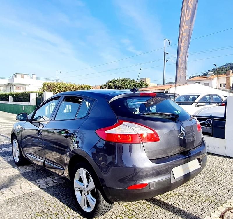 Usado Renault Mégane III LIMITED 110 HP (80 kW) 2014 Cinza