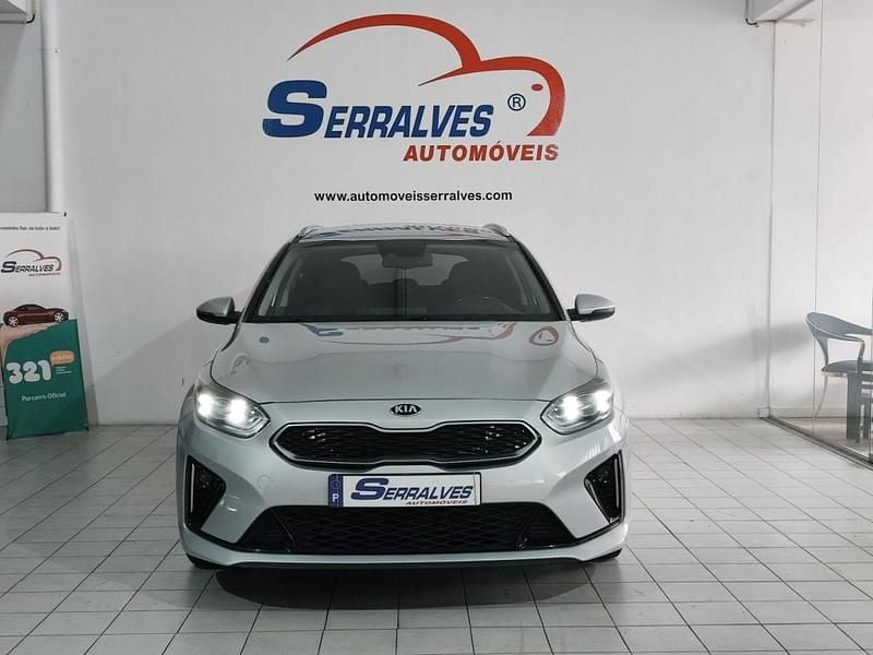 Usado Kia Ceed Sportswagon 141 HP (103 kW) 2021 Cinzento Carrinha