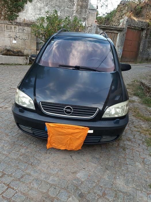 Usado 2002 Opel Zafira Elegance Monovolume | € 3.000 (Bom preço) - Imagem 1/4