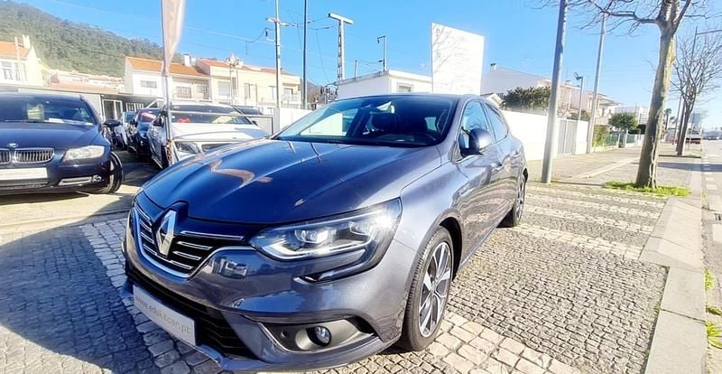 Cinza Usado 2016 Renault Mégane III Intens | € 13.250 (Caro) - Imagem 1/4