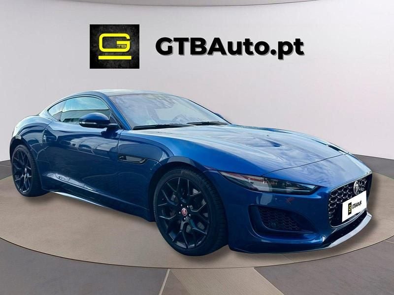 Azul Usado 2021 Jaguar F-Type R-Dynamic Coupé | € 58.500 (Preço justo) - Imagem 1/4