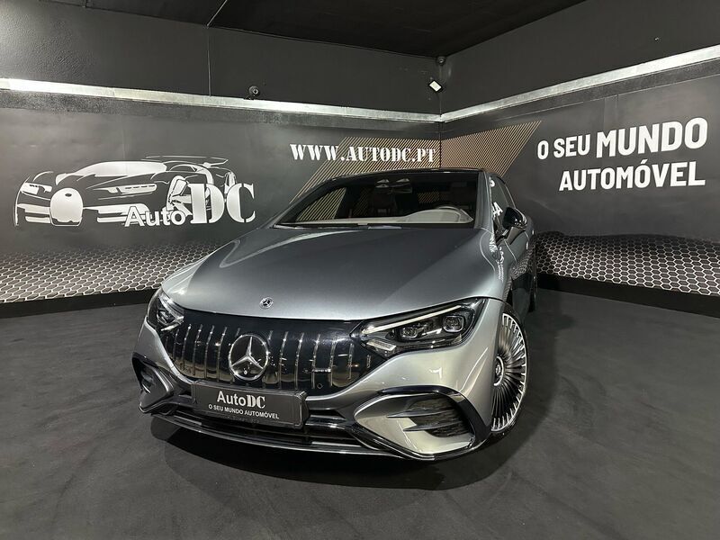 Cinza Usado 2023 Mercedes EQE AMG 53 AMG Sedan | € 84.990 - Imagem 1/4