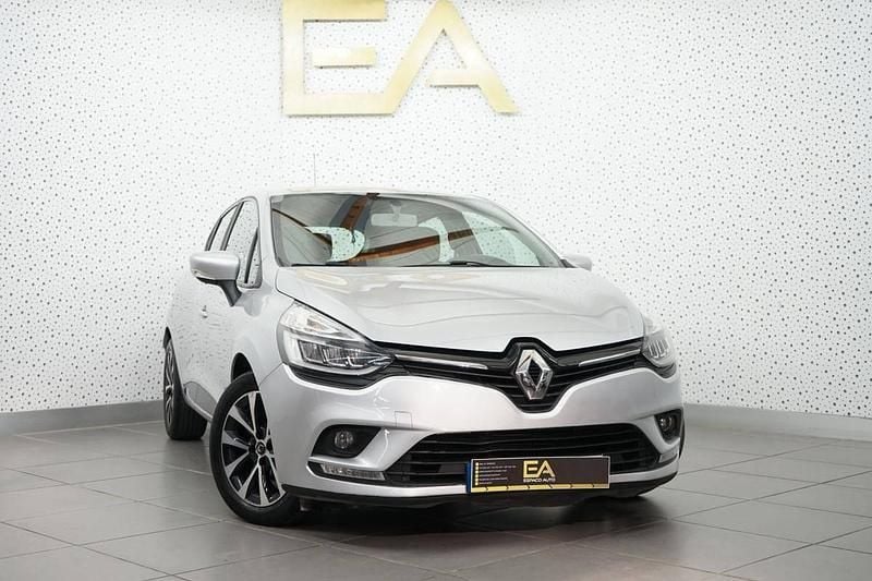 Cinza Usado 2017 Renault Clio IV Zen | € 11.480 (Preço justo) - Imagem 1/4