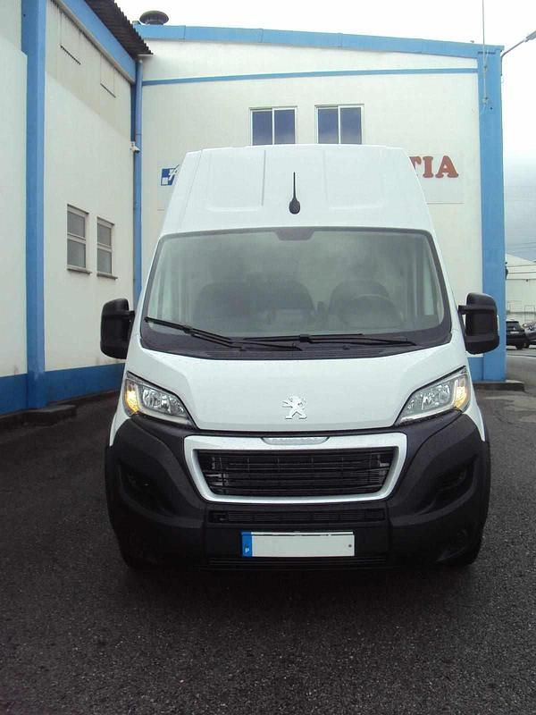Usado Peugeot Boxer 165 HP (121 kW) 2023 Branco Van