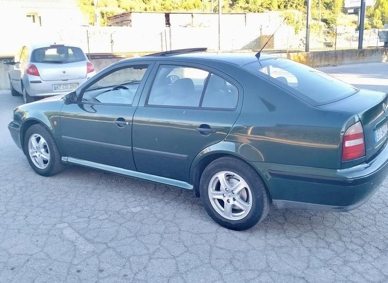 Usado 2000 Skoda Octavia Sedan | € 1.500 - Imagem 1/4