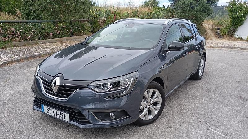 Cinza Usado 2018 Renault Mégane GrandTour LIMITED Carrinha | € 15.400 (Preço justo) - Imagem 1/4