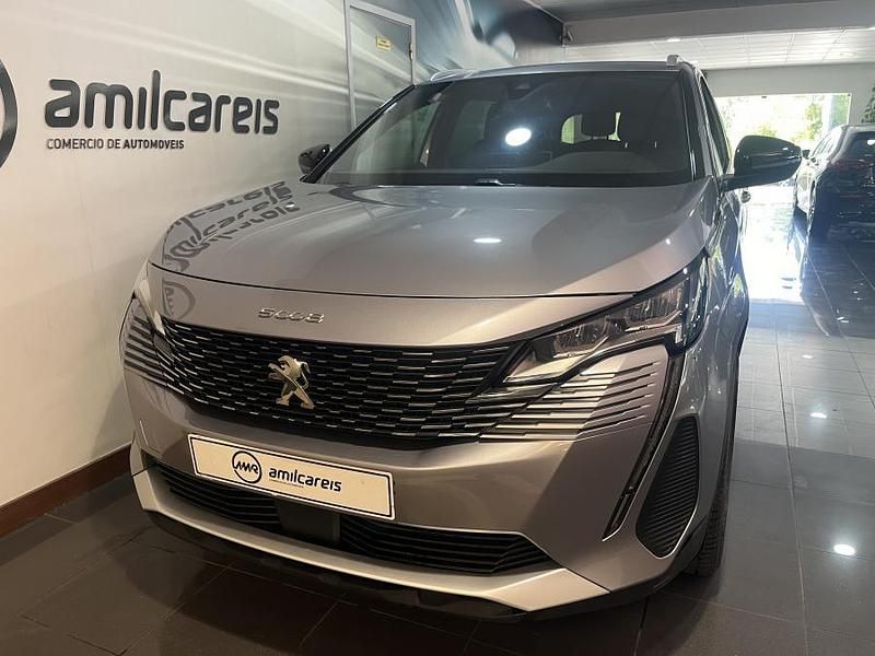Cinzento Usado 2024 Peugeot 5008 Allure Monovolume | € 32.900 (Preço justo) - Imagem 1/4