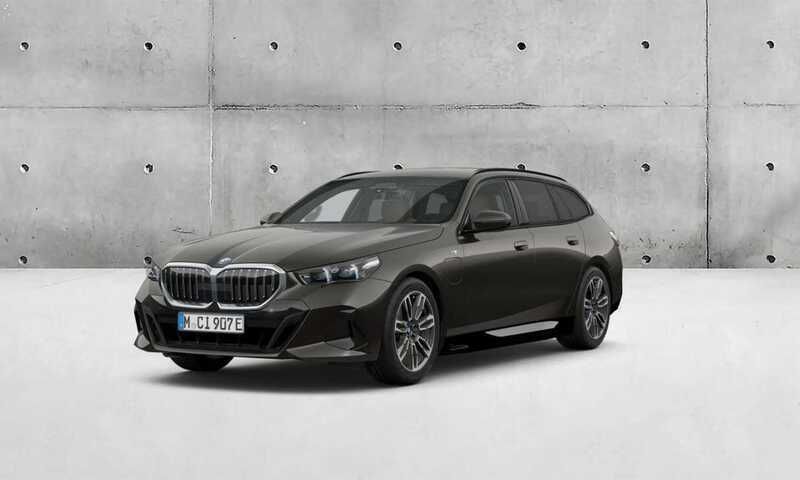 Cinza sophisto metalizada brilhante Usado 2024 BMW 530e Comfort Edition Carrinha | € 81.367 - Imagem 1/4