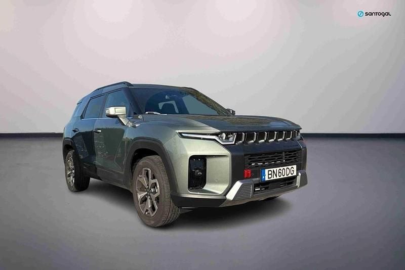 Verde Usado 2024 Ssangyong Torres SUV | € 37.900 - Imagem 1/4