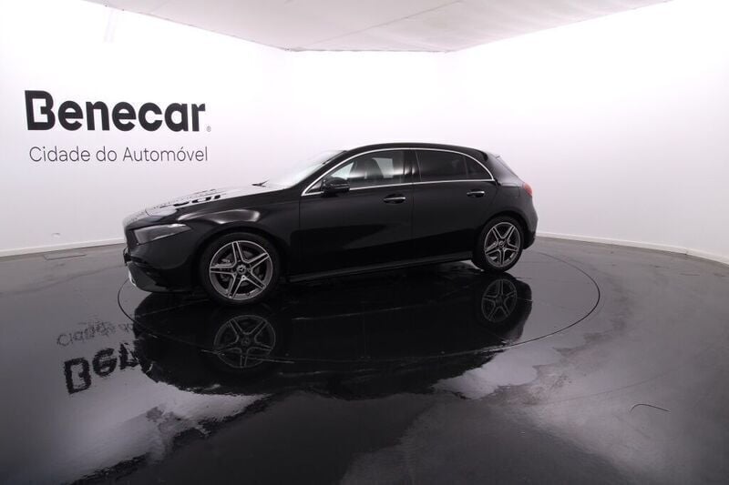 Preto Usado 2023 Mercedes A200 Advanced Plus Sedan | € 34.450 (Preço justo) - Imagem 1/4