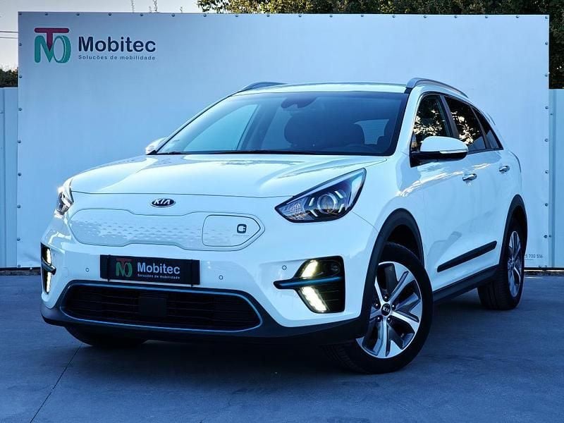 Branco Usado 2021 Kia e-Niro 3 SUV | € 19.750 (Bom preço) - Imagem 1/4