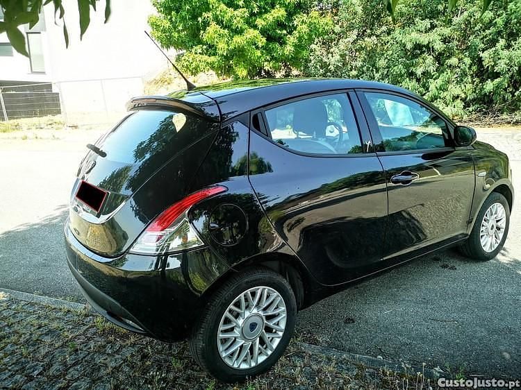 Preto Usado 2014 Lancia Ypsilon Gold Citadino | € 7.500 (Preço justo) - Imagem 1/1