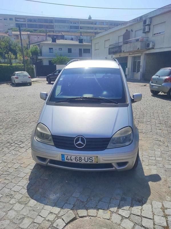 Cinzento Usado 2003 Mercedes Vaneo Monovolume | € 5.500 - Imagem 1/4