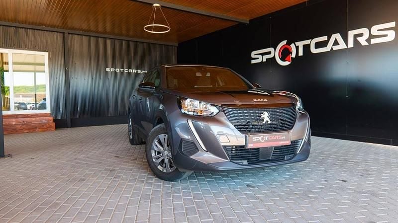 Cinza Usado 2023 Peugeot 2008 Active SUV | € 19.890 (Preço justo) - Imagem 1/4