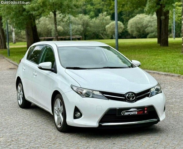 Branco Usado 2013 Toyota Auris Comfort Citadino | € 8.999 (Bom preço) - Imagem 1/1