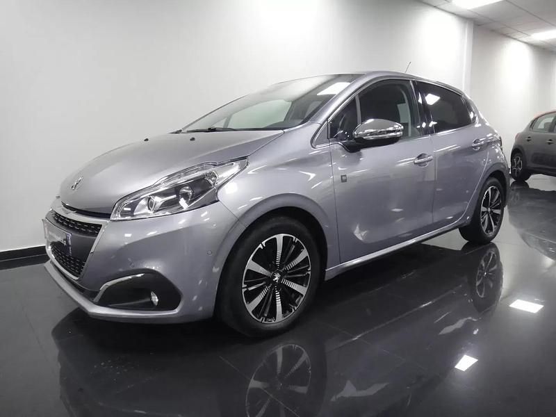 Cinzento Usado 2019 Peugeot 208 S Citadino | € 9.850 (Bom preço) - Imagem 1/4