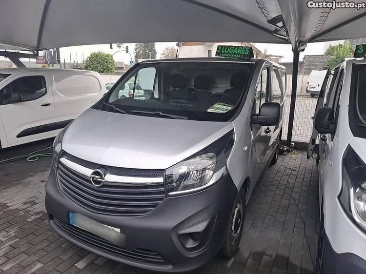 Cinza Usado 2017 Opel Vivaro Van | € 12.000 (Bom preço) - Imagem 1/1