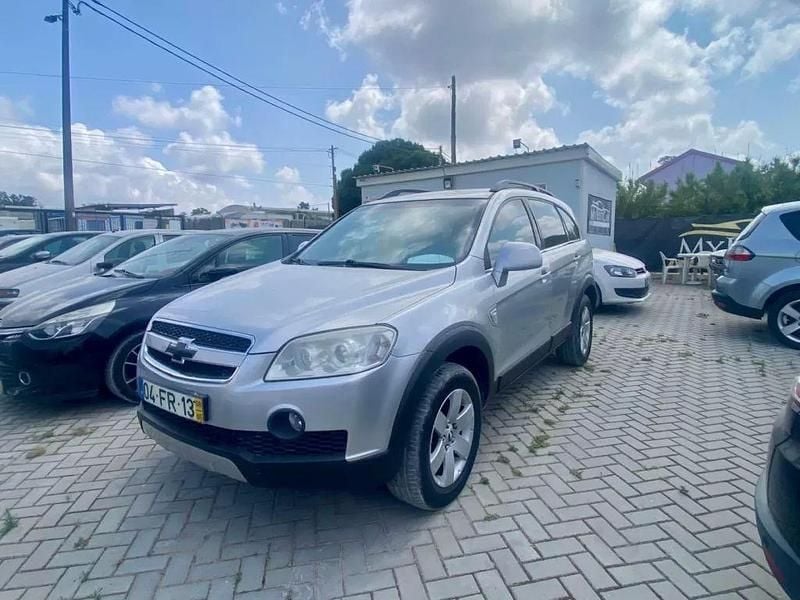 Cinza Usado 2008 Chevrolet Captiva LT SUV | € 7.900 (Preço justo) - Imagem 1/4