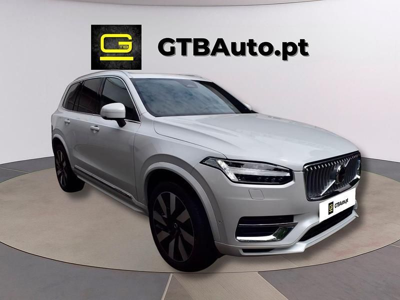 Branco Usado 2024 Volvo XC90 Plus SUV | € 59.900 - Imagem 1/4