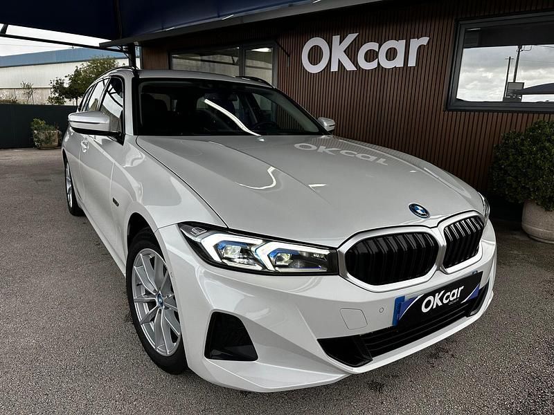 Branco Usado 2022 BMW 320 Luxury Line Carrinha | € 36.500 - Imagem 1/4