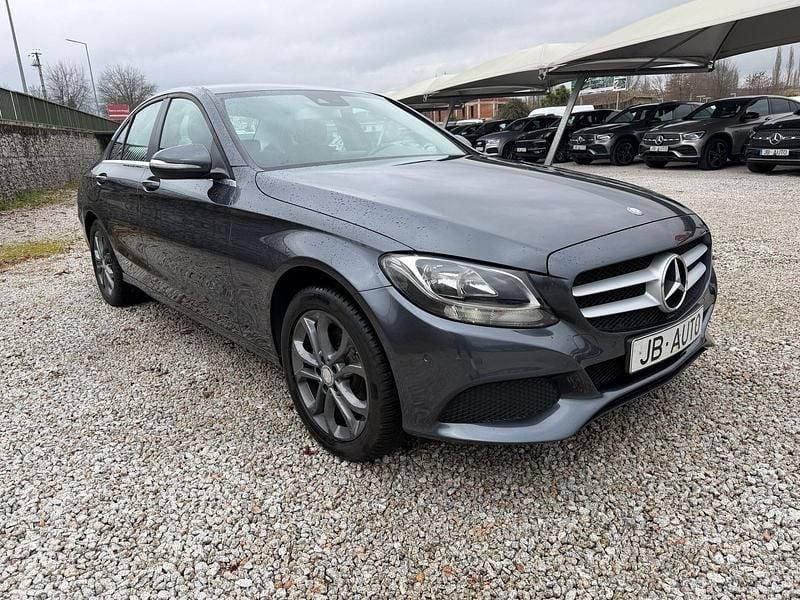 Usado Mercedes C220 170 HP (125 kW) 2015 Cinza Sedan