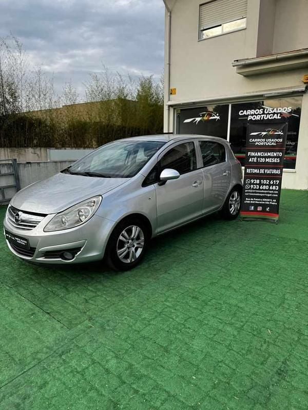 Cinza Usado 2010 Opel Corsa Enjoy | € 5.490 (Preço justo) - Imagem 1/4