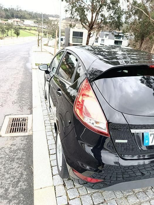 Usado Ford Fiesta Titanium 100 HP (73 kW) 2015 Sedan