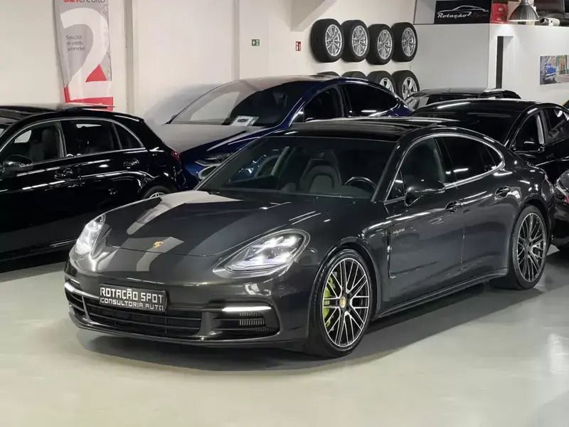 Cinzento Usado 2018 Porsche Panamera 4 Executive Sedan | € 64.990 (Bom preço) - Imagem 1/4